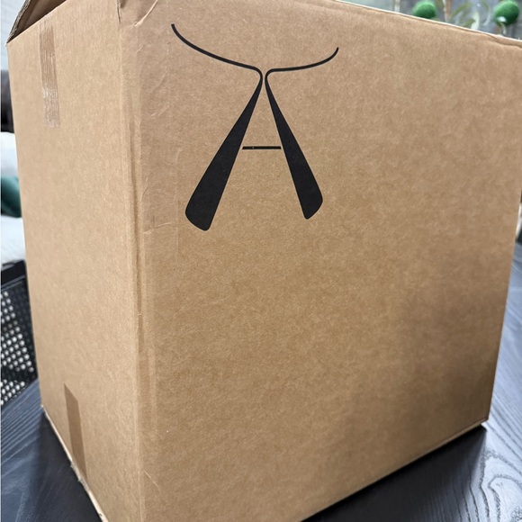 Butterfly Stool by Sori Yanagi for Vitra - Picture 8 of 10